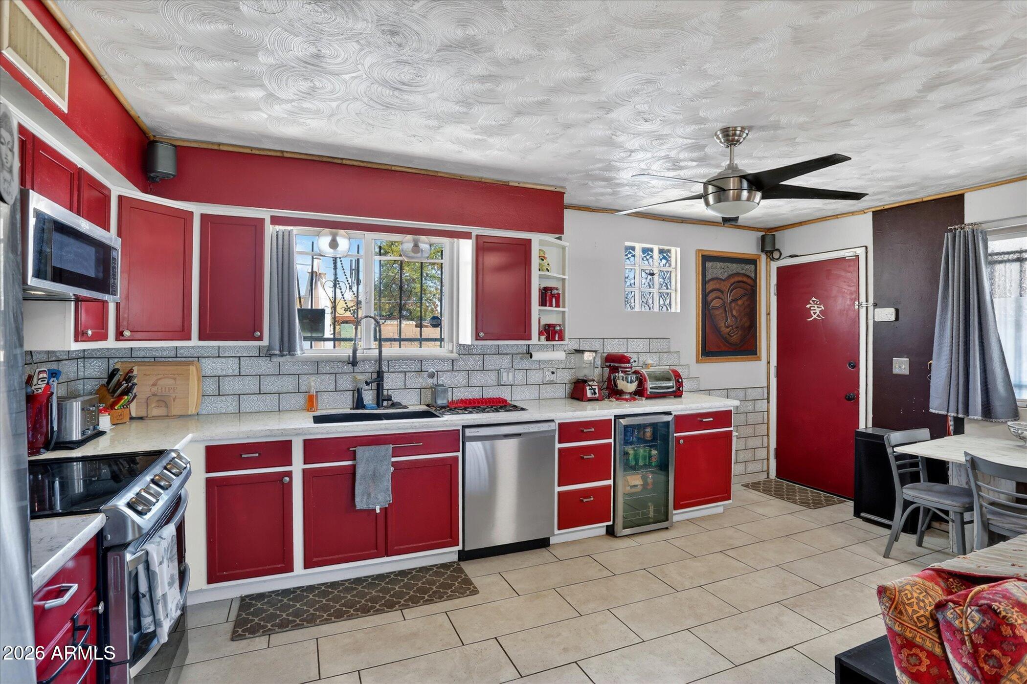 806 East Mountain View Road Phoenix, AZ 85020 - Photo 10 of 32