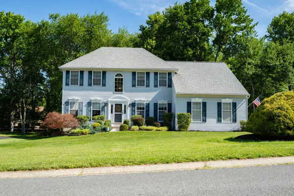 $590,000 | 6 Knights Crossing, Newark, DE 19713