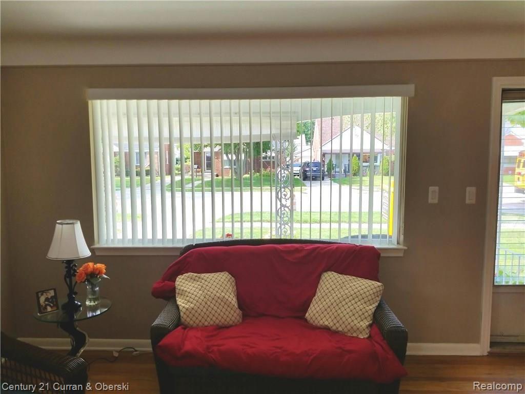 1447 South Gulley Road Dearborn, MI 48124 - Photo 14 of 36 20170911_181408.jpg