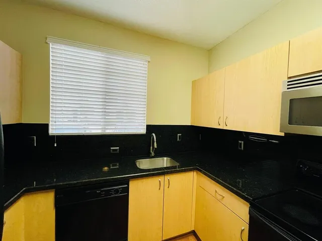 $2,500 | 4854 Northwest 58th Manor, Coconut Creek, FL 33073