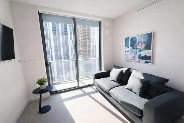 $4,000 | 121 Northeast 5th Street, Unit 3006, Miami, FL 33132