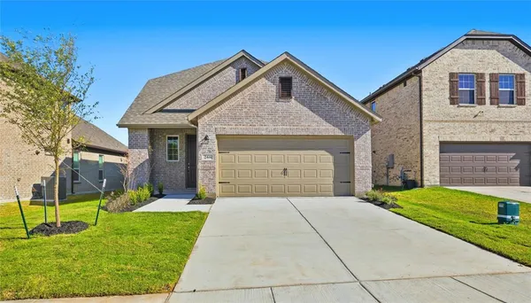 $442,000 | 266 Little Brg Drive, Lavon, TX 75166