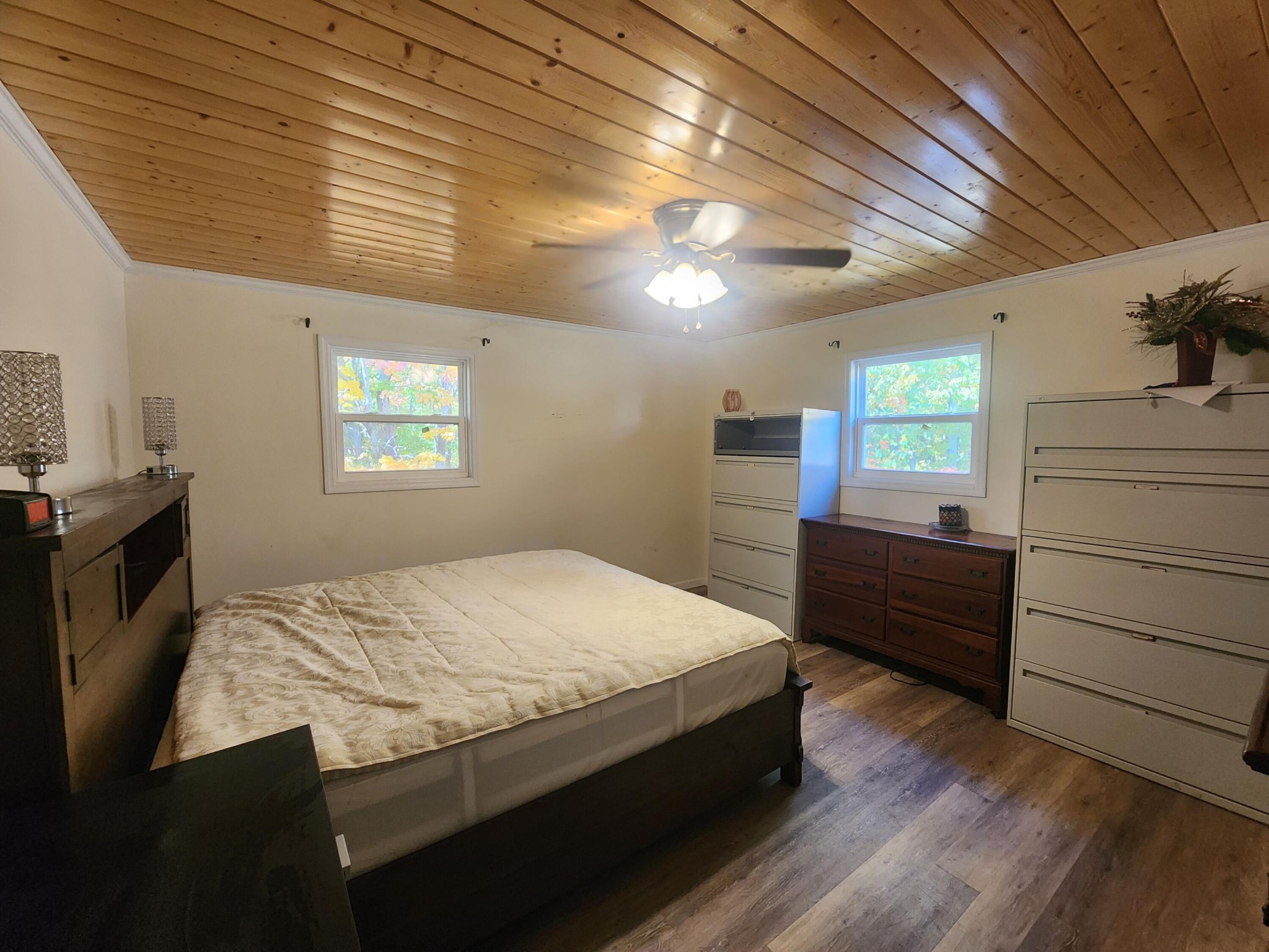 880 Price Road Spring City, TN 37381 - Photo 23 of 40 a bed room with a bed and a window
