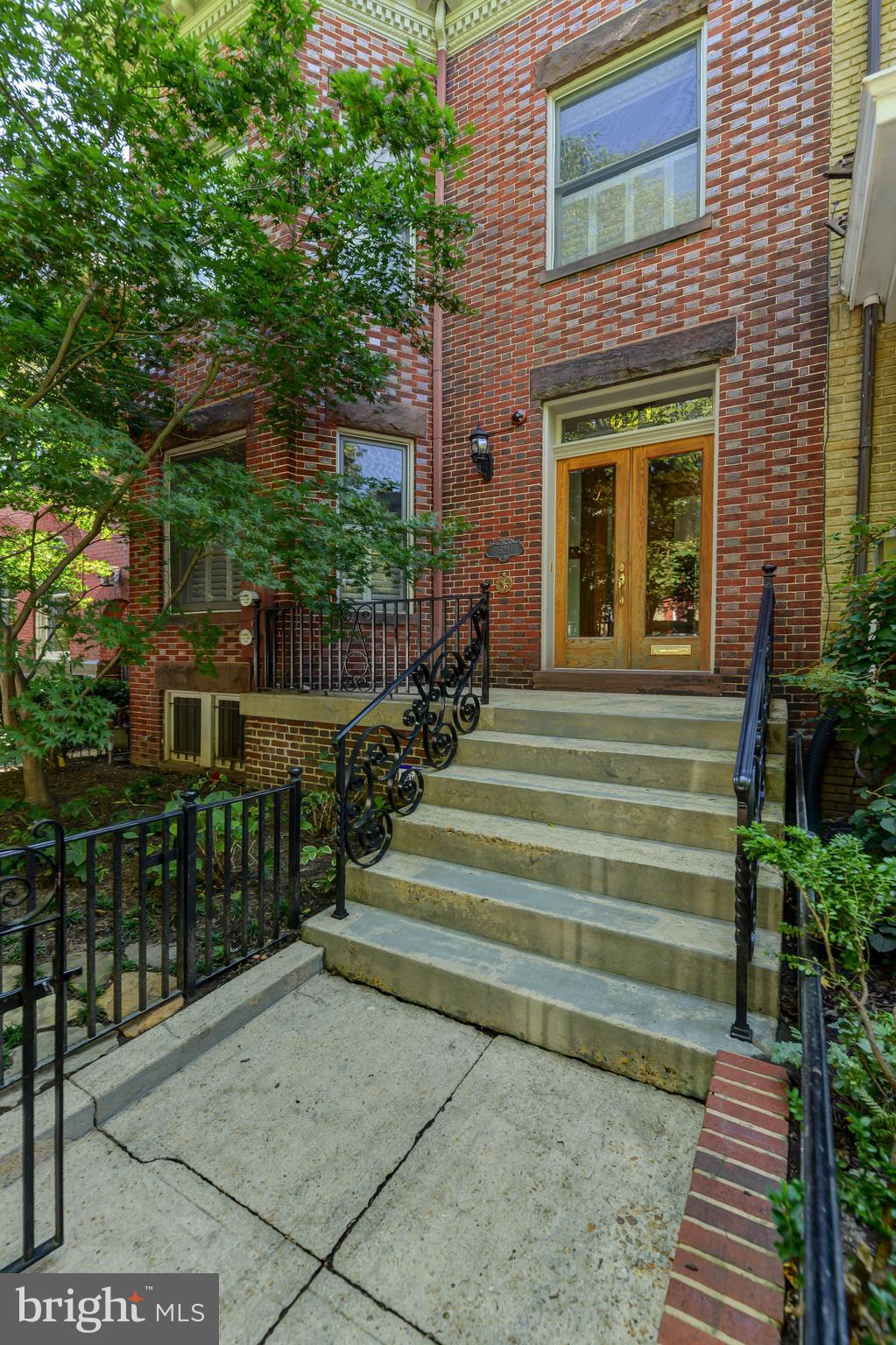 621 A Street Northeast Washington, DC 20002 - Photo 4 of 33