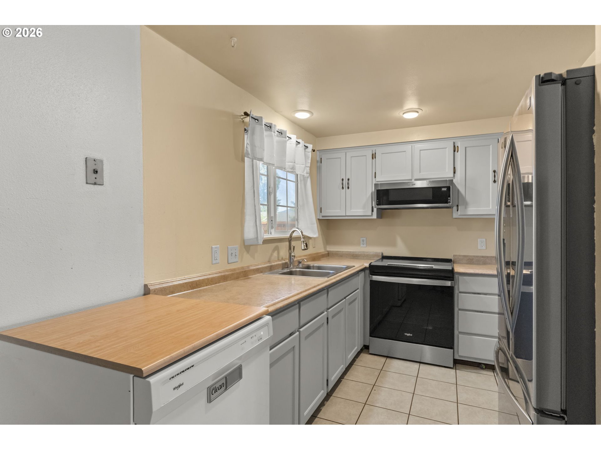 382 South 46th Street Springfield, OR 97478 - Photo 8 of 23 Gallery Image 8