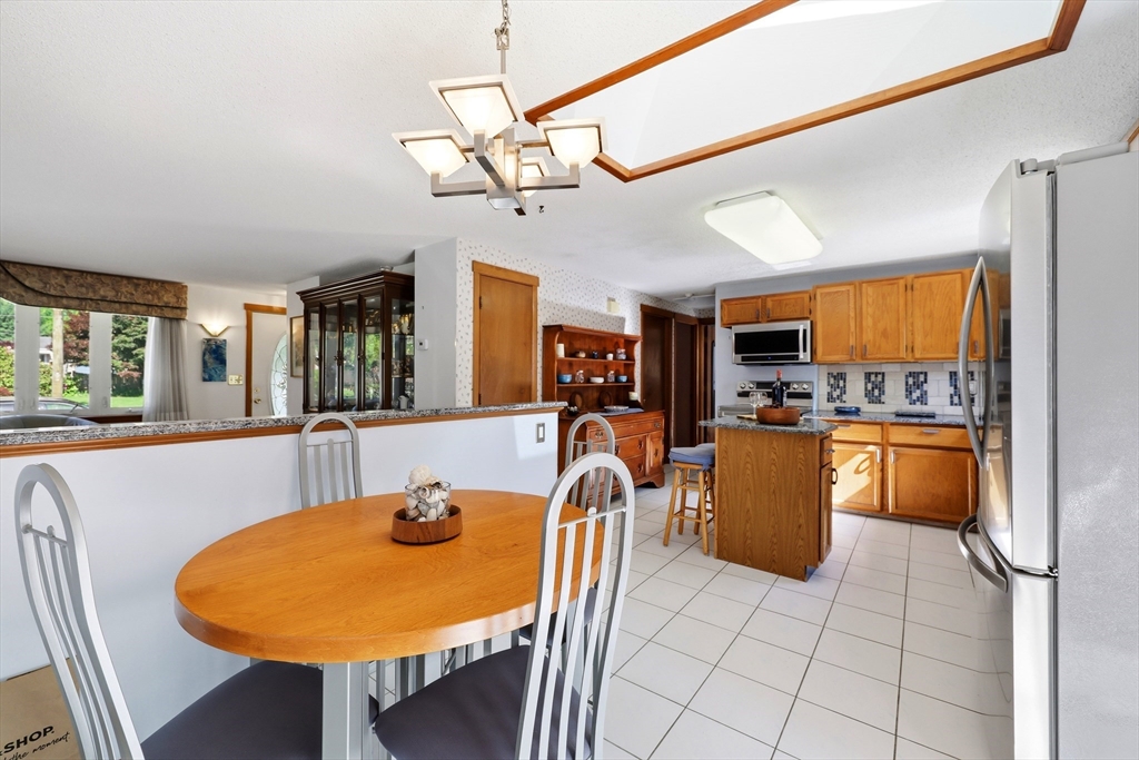 29 Hudson Street Springfield, MA 01118 - Photo 9 of 32