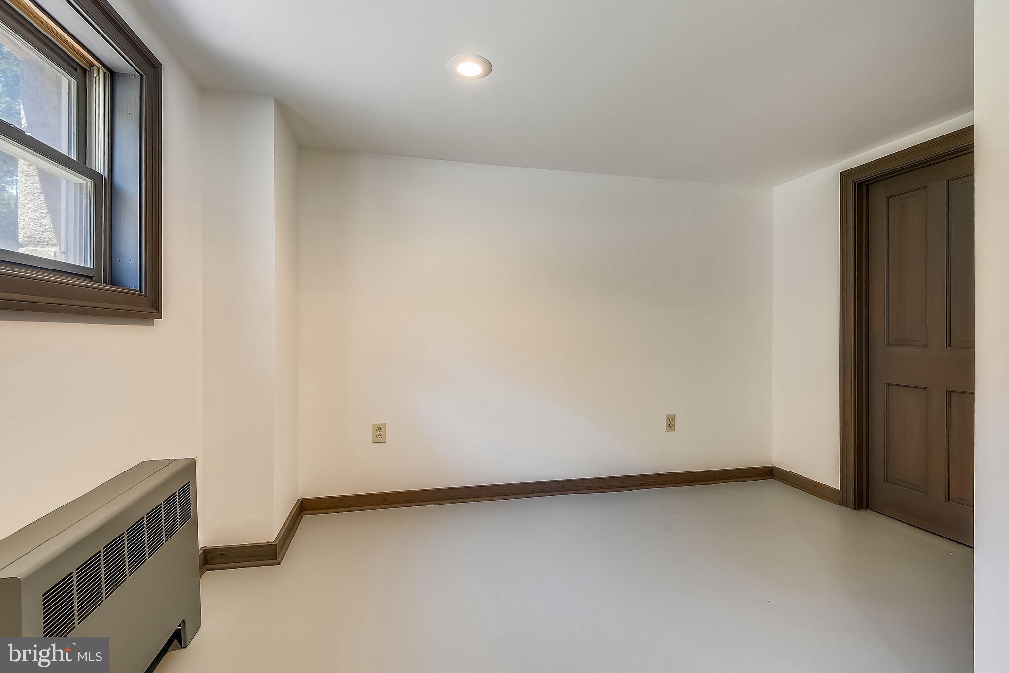 1172 Carrs Wharf Road Edgewater, MD 21037 - Photo 33 of 48 lower level office or what you make of it