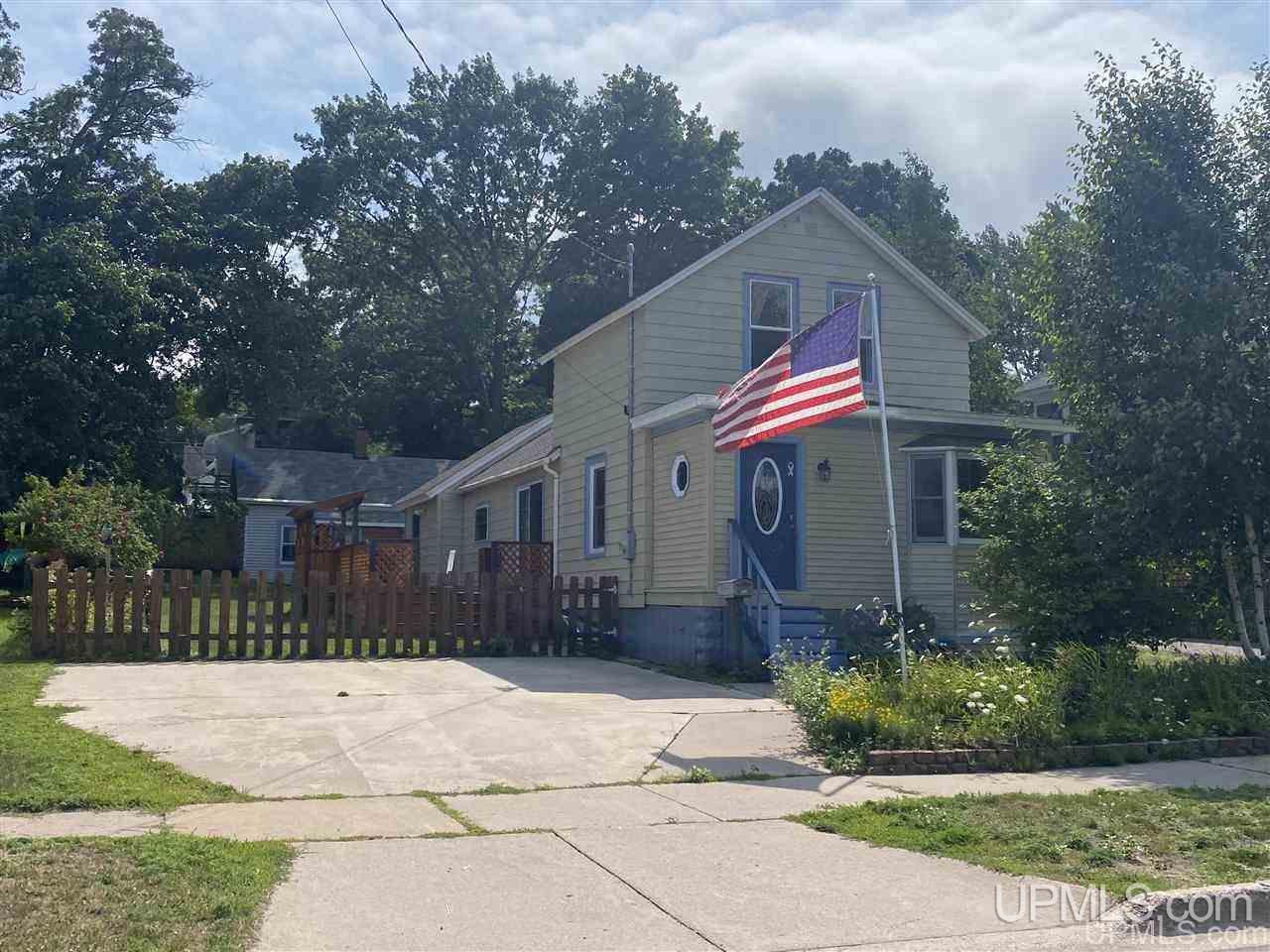 523 West Spring Street Marquette, MI 49855 - Photo 1 of 8