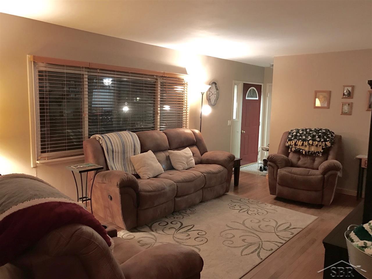 2470 Anderson Road Saginaw, MI 48603 - Photo 3 of 19 31312506-2.JPG