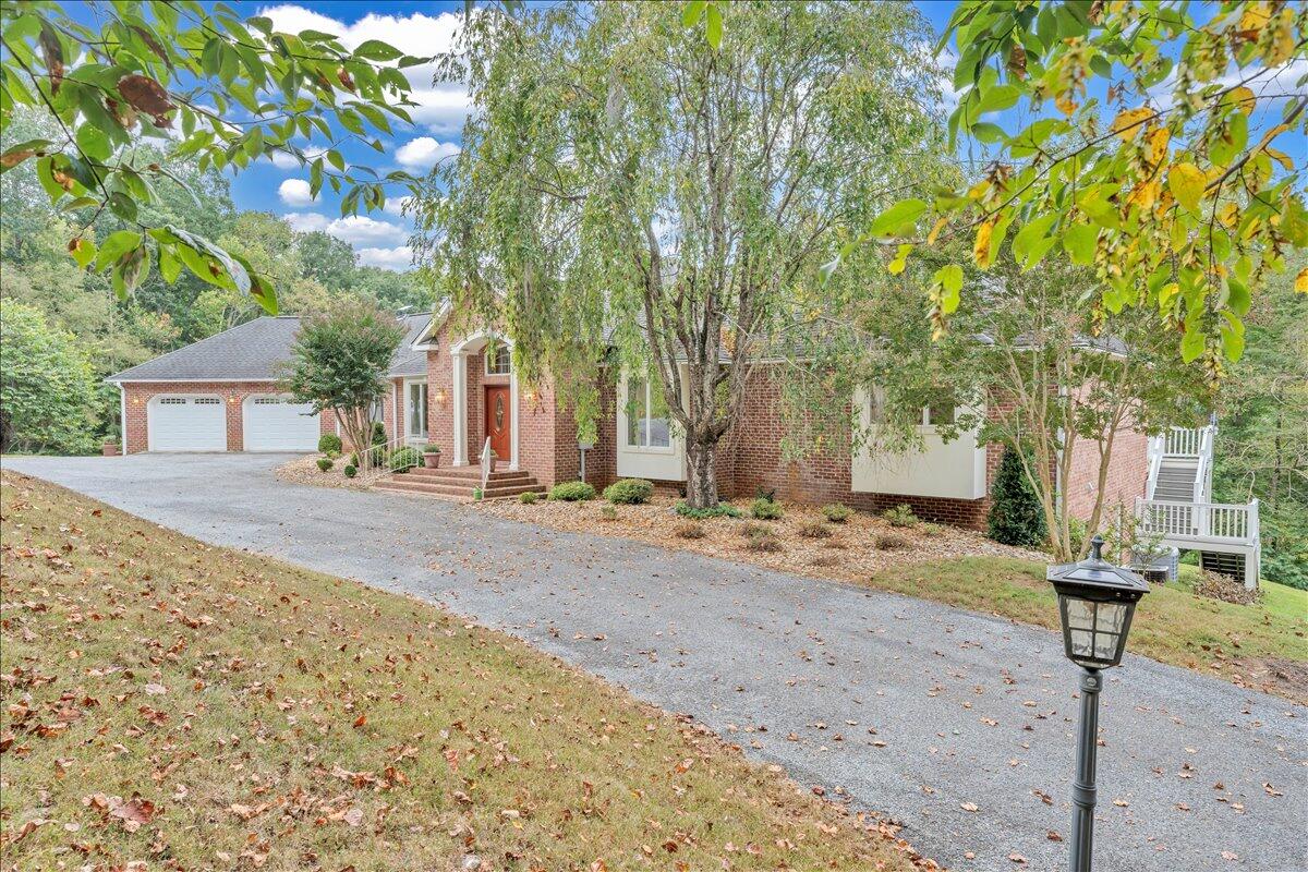 2854 Hickory Cove Lane Moneta, VA 24121 - Photo 98 of 148 Front