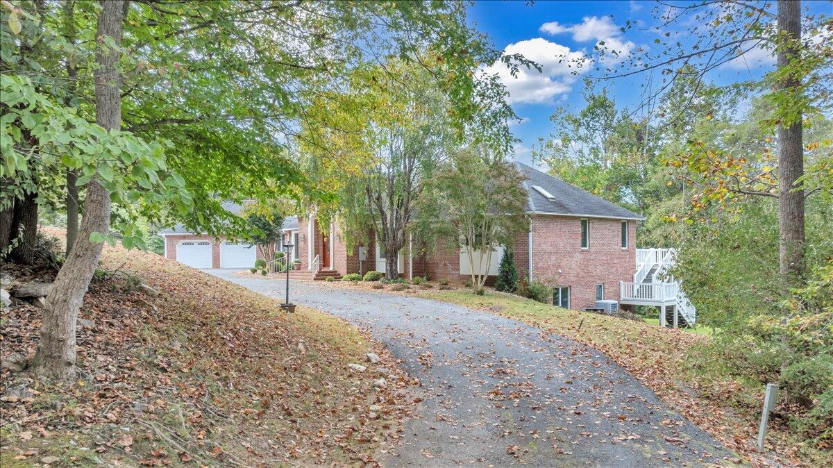 2854 Hickory Cove Lane Moneta, VA 24121 - Photo 105 of 148 Front