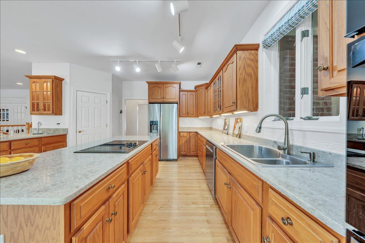 2854 Hickory Cove Lane Moneta, VA 24121 - Photo 28 of 148 Kitchen