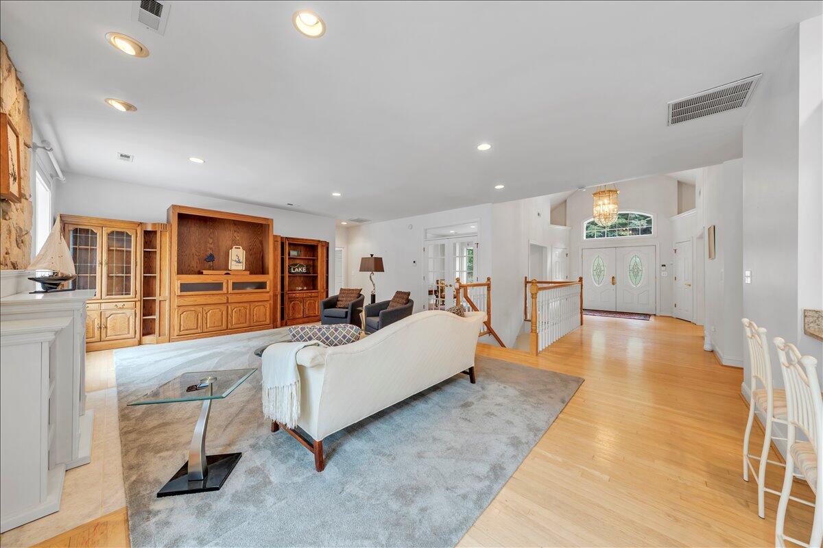 2854 Hickory Cove Lane Moneta, VA 24121 - Photo 31 of 148 Living Room