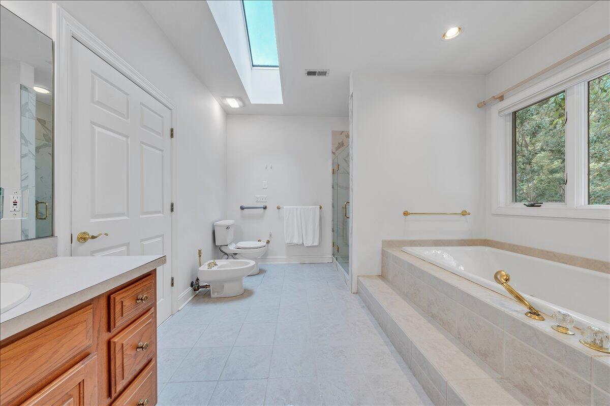 2854 Hickory Cove Lane Moneta, VA 24121 - Photo 55 of 148 Primary Bath