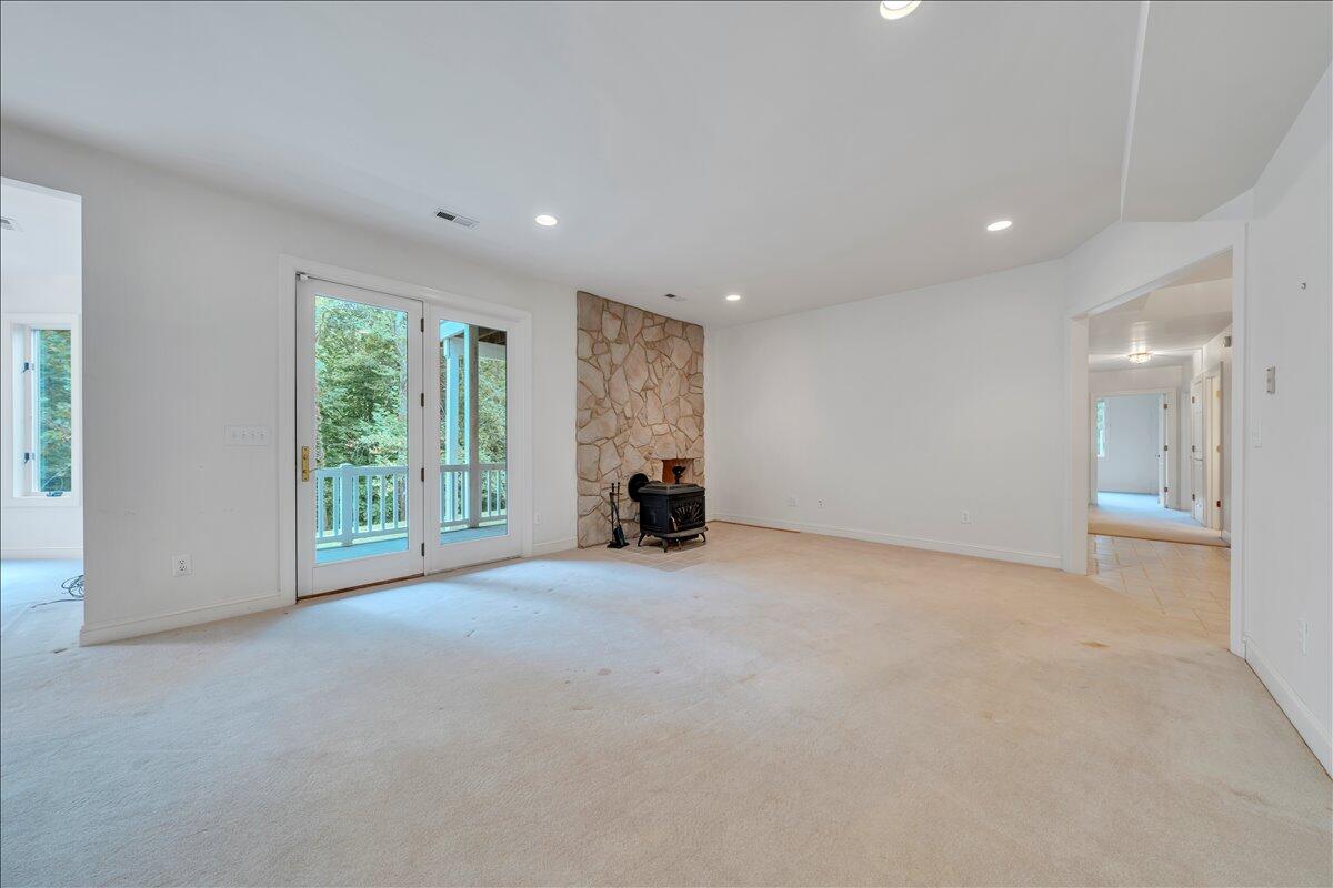 2854 Hickory Cove Lane Moneta, VA 24121 - Photo 70 of 148 Family Room