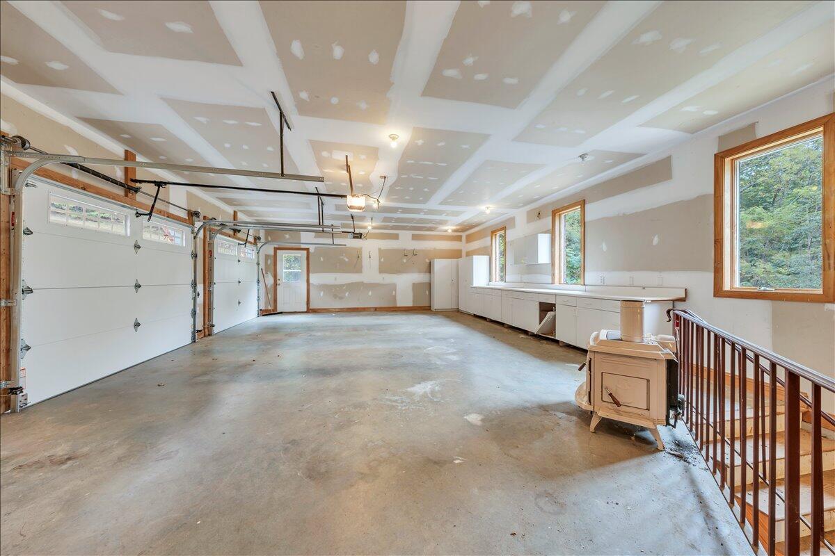 2854 Hickory Cove Lane Moneta, VA 24121 - Photo 76 of 148 Garage