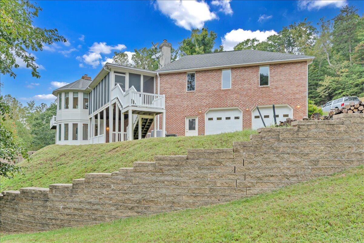 2854 Hickory Cove Lane Moneta, VA 24121 - Photo 87 of 148 Backyard