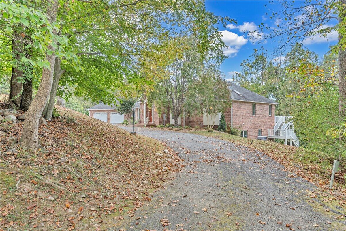 2854 Hickory Cove Lane Moneta, VA 24121 - Photo 94 of 148 Driveway