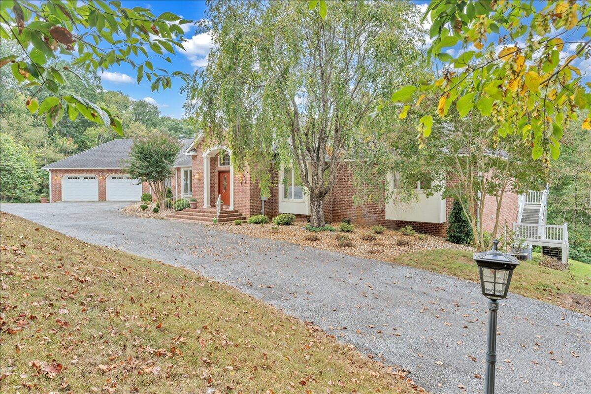 2854 Hickory Cove Lane Moneta, VA 24121 - Photo 97 of 148 Front