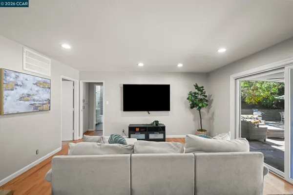 $1,129,000 | 203 Virginia Circle, Martinez, CA 94553