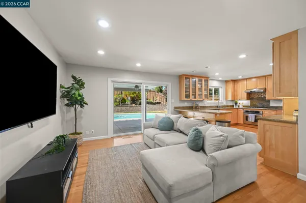 $1,129,000 | 203 Virginia Circle, Martinez, CA 94553