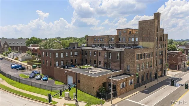 $170,000 | 1720 Chouteau Avenue, Unit 302, St. Louis, MO 63103