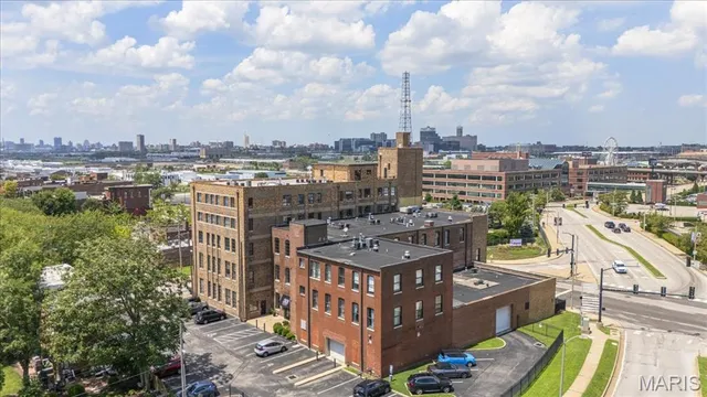 $170,000 | 1720 Chouteau Avenue, Unit 302, St. Louis, MO 63103