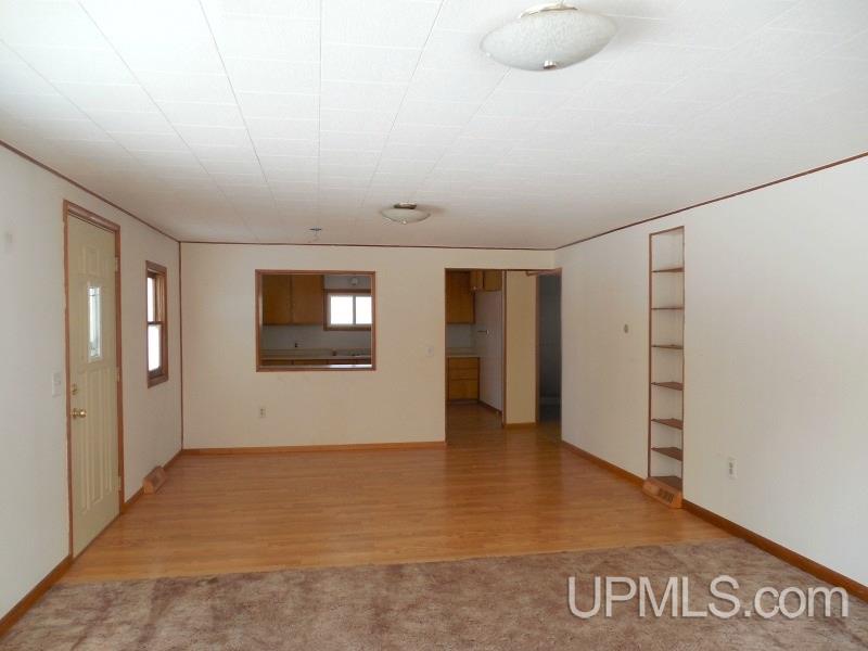 N15437 Smiley Road Amberg, WI 54102 - Photo 3 of 20 Gallery Image 3