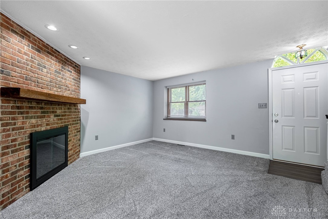 5891 Overbrooke Road Dayton, OH 45440 - Photo 4 of 22 Living Room