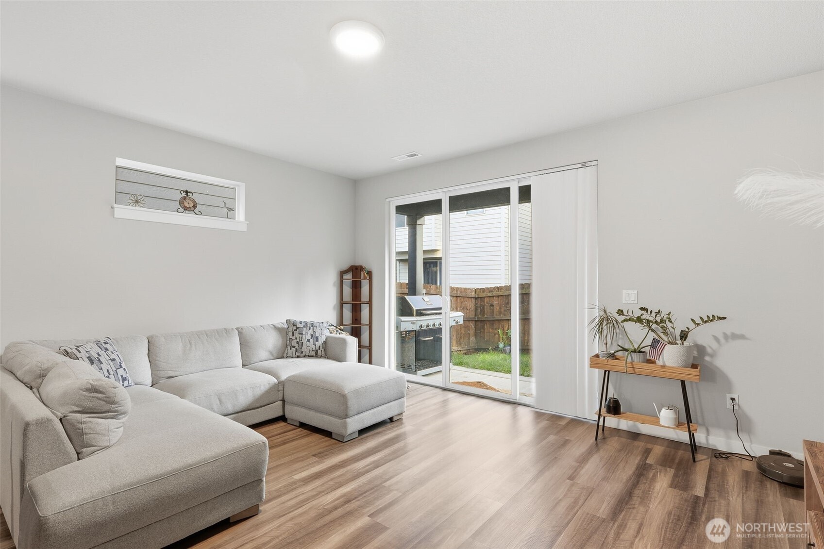 7109 South Ridge Way Ridgefield, WA 98642 - Photo 9 of 25 a bedroom with furniture and wooden floor