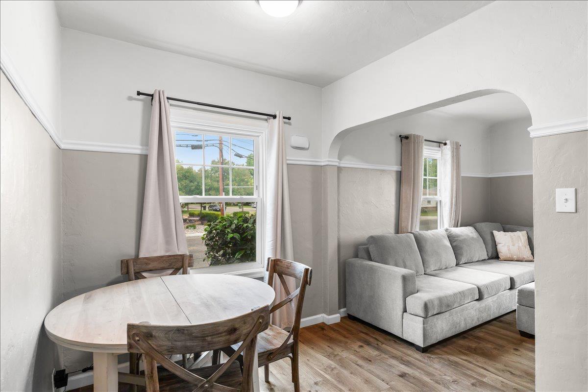 505 South Acacia Avenue Ripon, CA 95366 - Photo 14 of 38 a living room with furniture and a large window