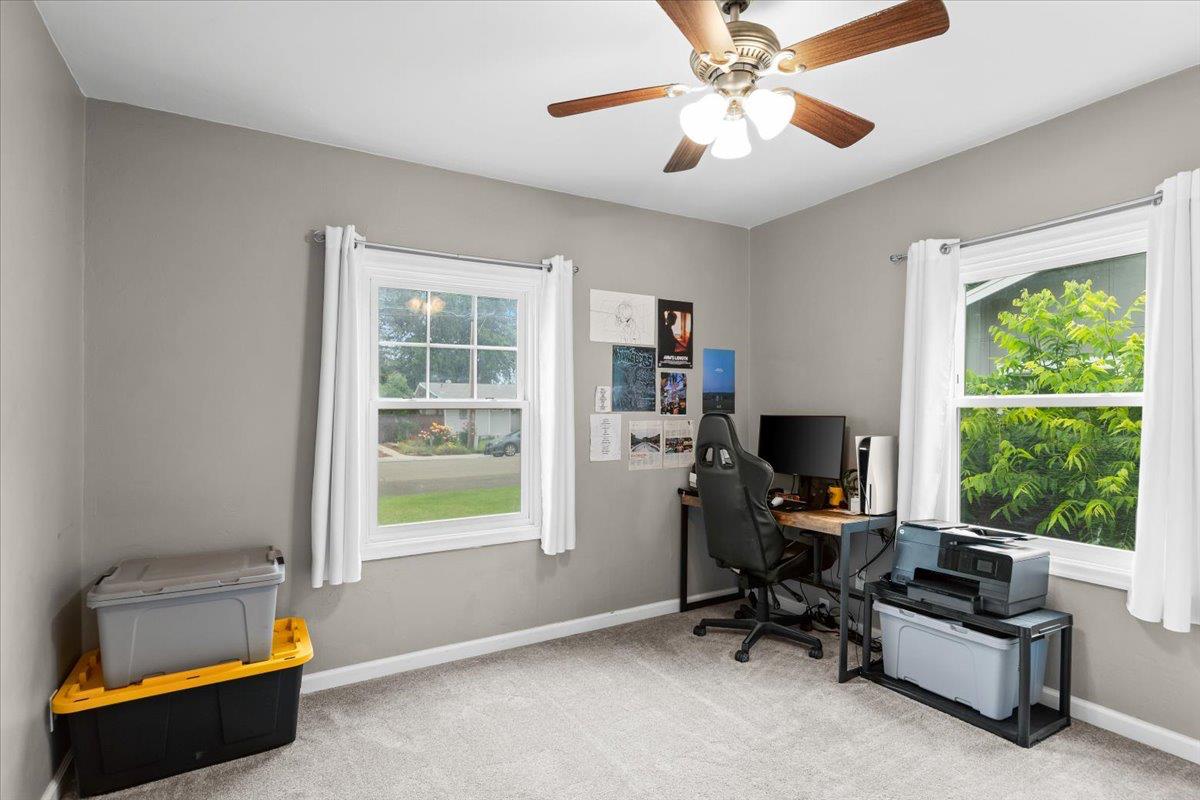 505 South Acacia Avenue Ripon, CA 95366 - Photo 23 of 38 a workspace with furniture and a window