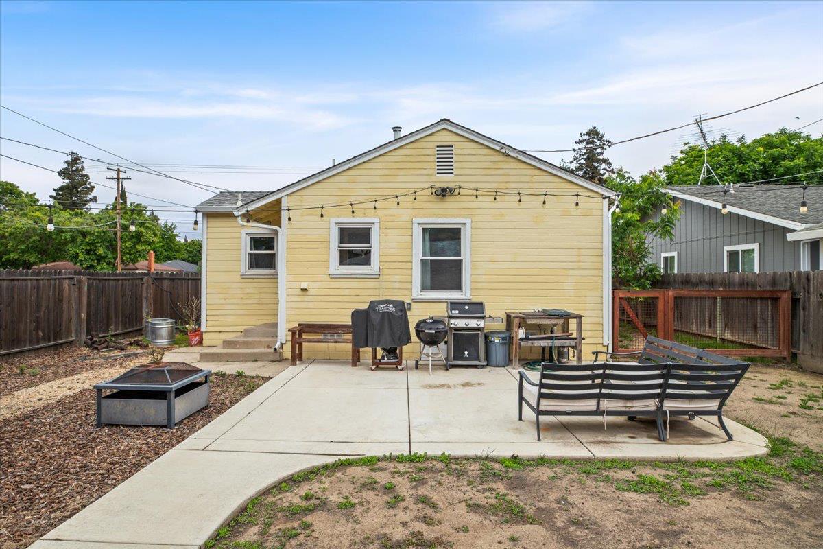 505 South Acacia Avenue Ripon, CA 95366 - Photo 35 of 38 a view of outdoor space yard and patio