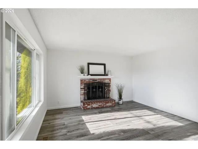 $419,900 | 1565 East Main Street, Hillsboro, OR 97124