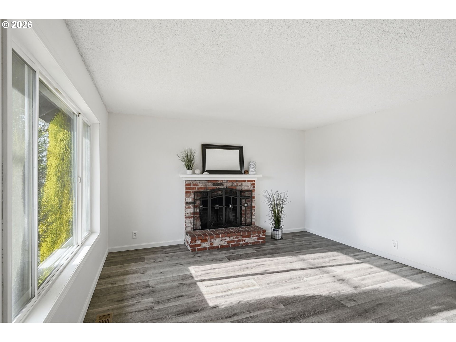 1565 East Main Street Hillsboro, OR 97124 - Photo 3 of 35