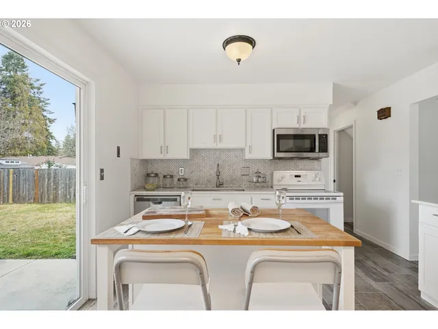 $419,900 | 1565 East Main Street, Hillsboro, OR 97124