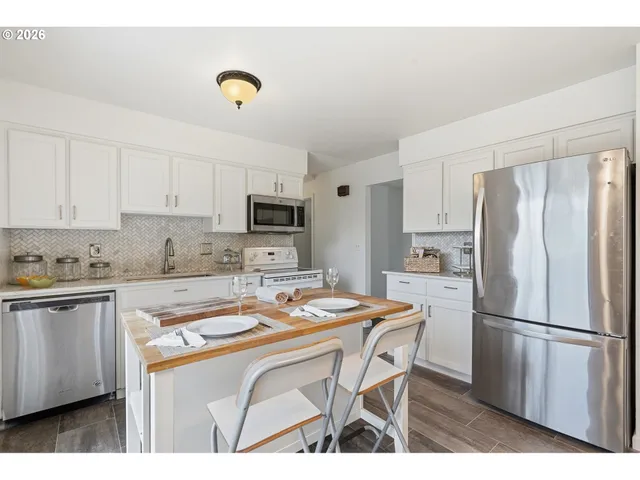 $419,900 | 1565 East Main Street, Hillsboro, OR 97124