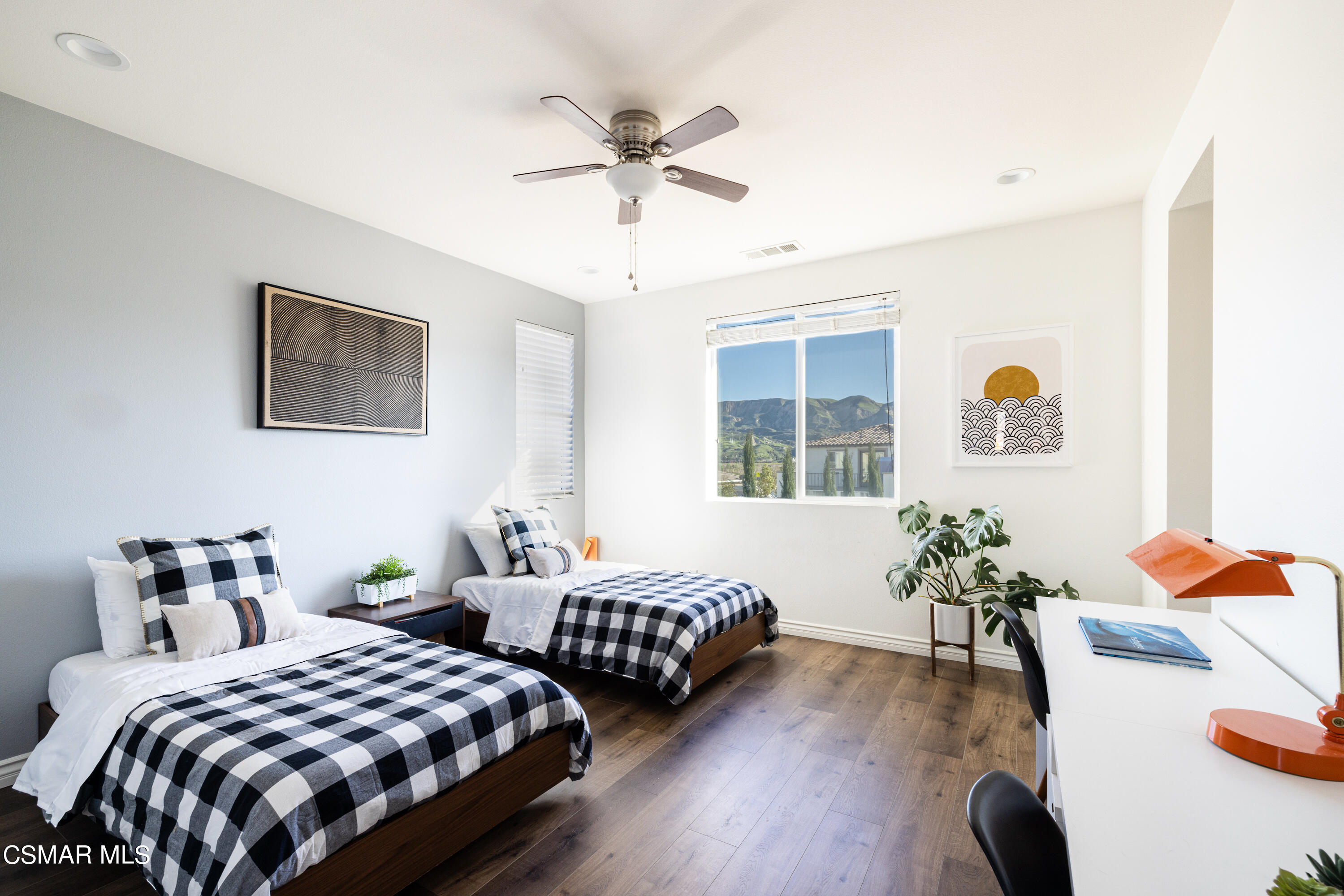 396 Edgewood Drive Fillmore, CA 93015 - Photo 20 of 29 a bedroom with two beds and a potted plant