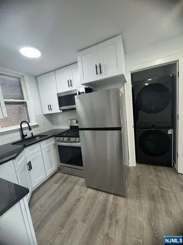 $2,985 | 216 Farnham Avenue, Unit 2, Lodi, NJ 07644