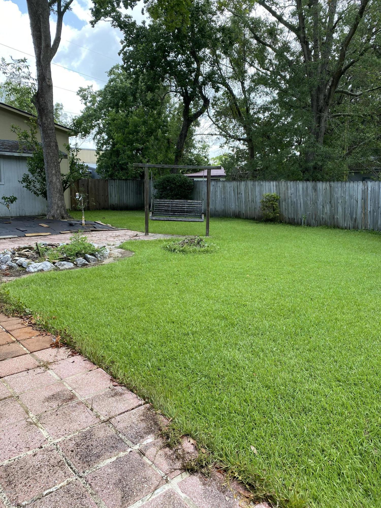 3506 Phillips Street Moss Point, MS 39563 - Photo 5 of 33 C3929FD5-EFE1-48C9-A95F-62552CC3AB85