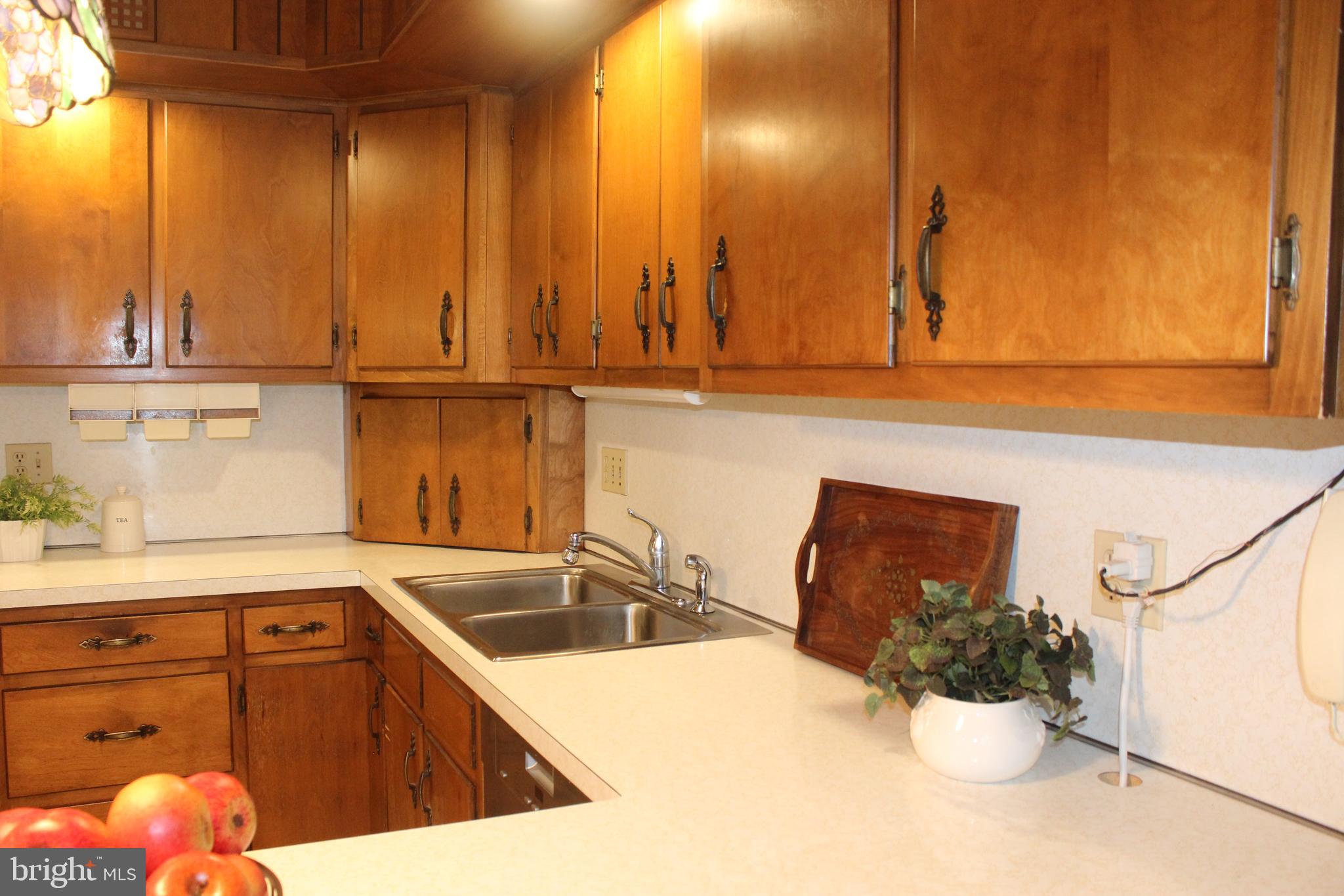 802 South Cedar Street Lititz, PA 17543 - Photo 13 of 51 Kitchen