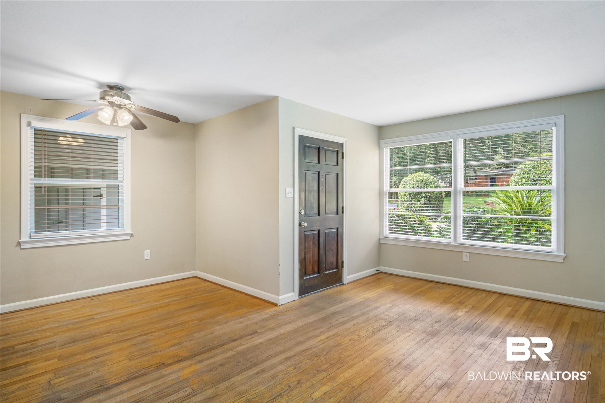 426 Laborde Drive Mobile, AL 36609 - Photo 4 of 25