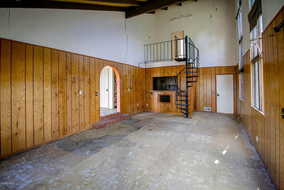 11851 Presilla Road Moorpark, CA 93021 - Photo 14 of 18 a view of an entryway with a hallway