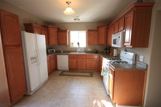 1412 East Resthaven Road Peoria, IL 61615 - Photo 2 of 9 Gallery Image 2