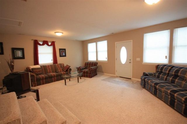 1412 East Resthaven Road Peoria, IL 61615 - Photo 5 of 9 Gallery Image 5