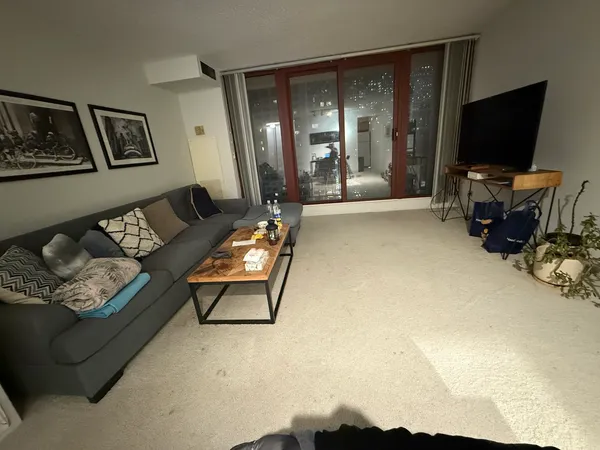 $1,993 | 200 North Dearborn Street, Unit 1903, Chicago, IL 60601