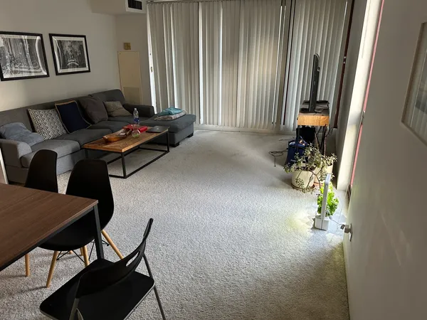 $1,993 | 200 North Dearborn Street, Unit 1903, Chicago, IL 60601