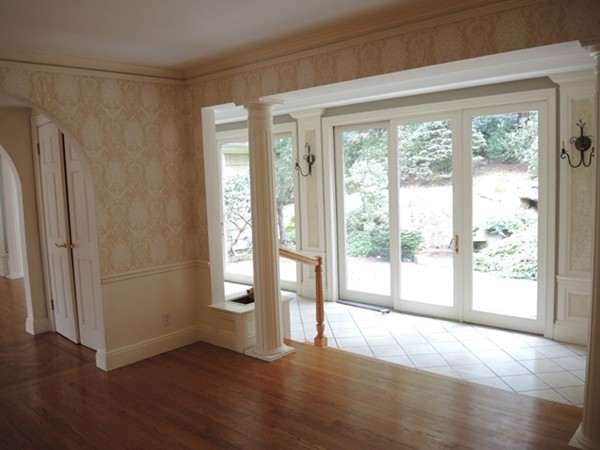 50 Chiltern Road Weston, MA 02493 - Photo 7 of 28