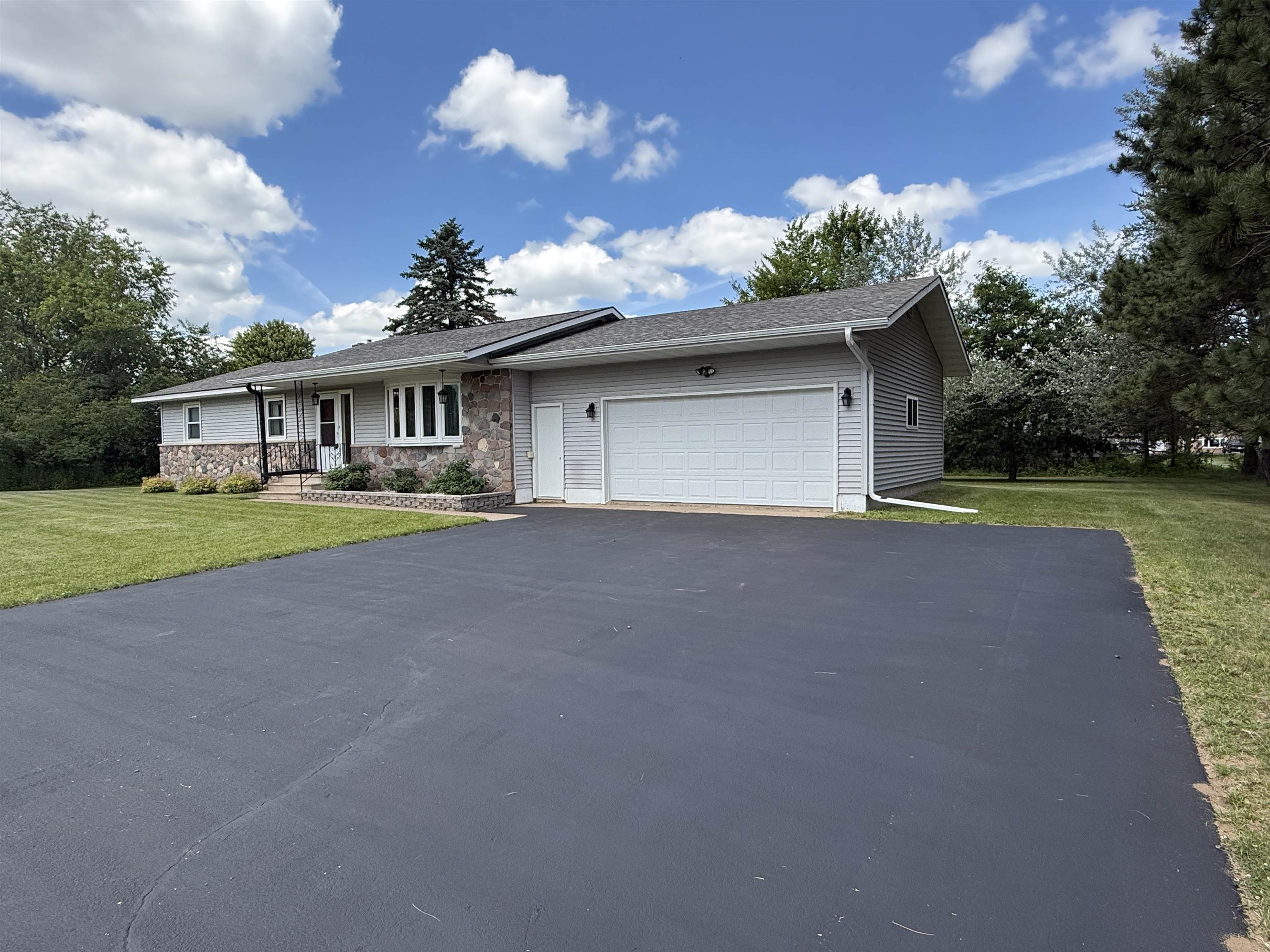 2126 Kowalski Road Kronenwetter, WI 54455 - Photo 3 of 34