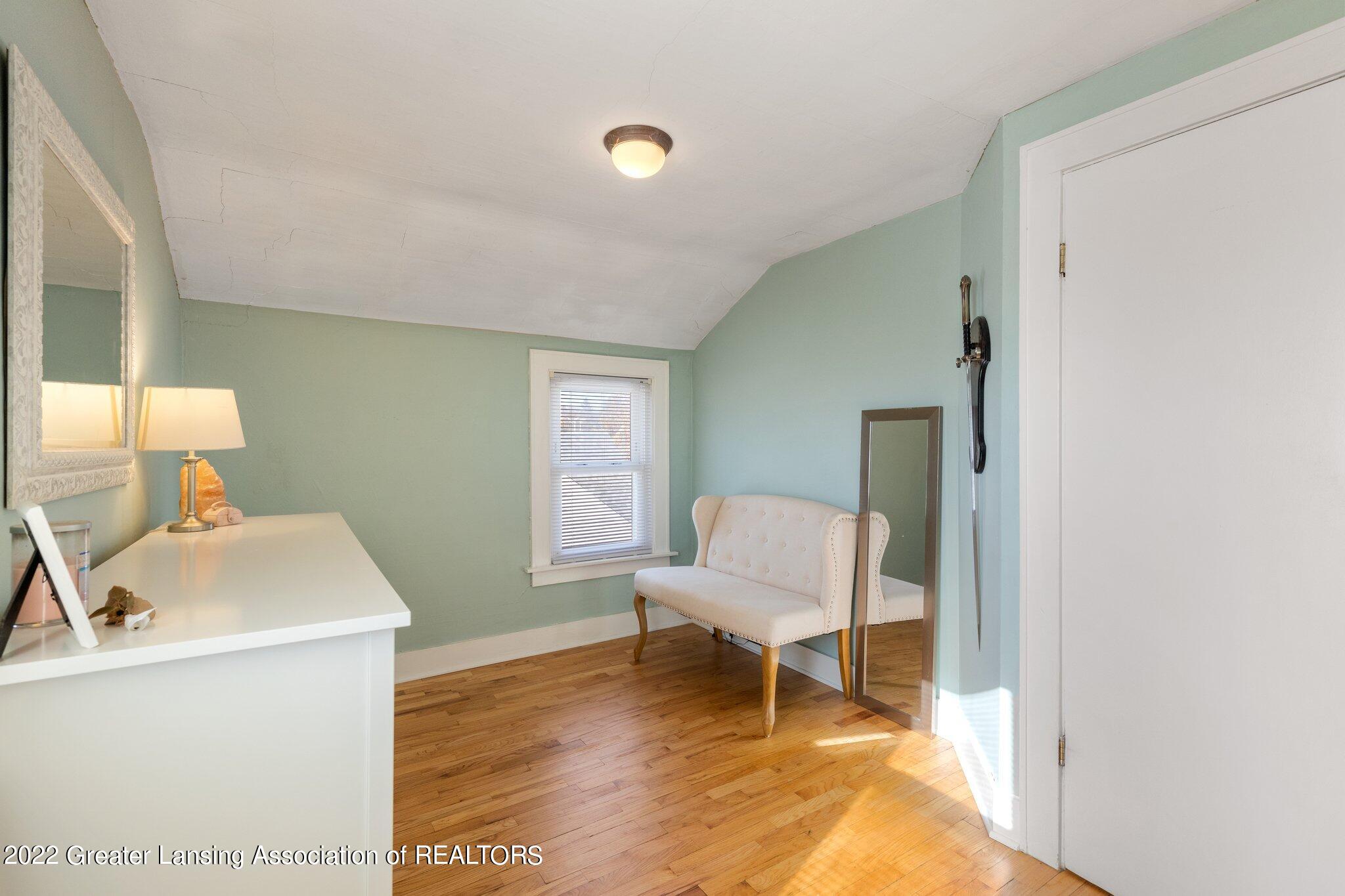 524 Riley Street Lansing, MI 48910 - Photo 23 of 32 33-web-or-mls-524-riley-st